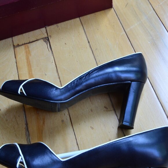 Etienne Aigner Black leather Peep Toe Heels Size 8.5M - Picture 8 of 12